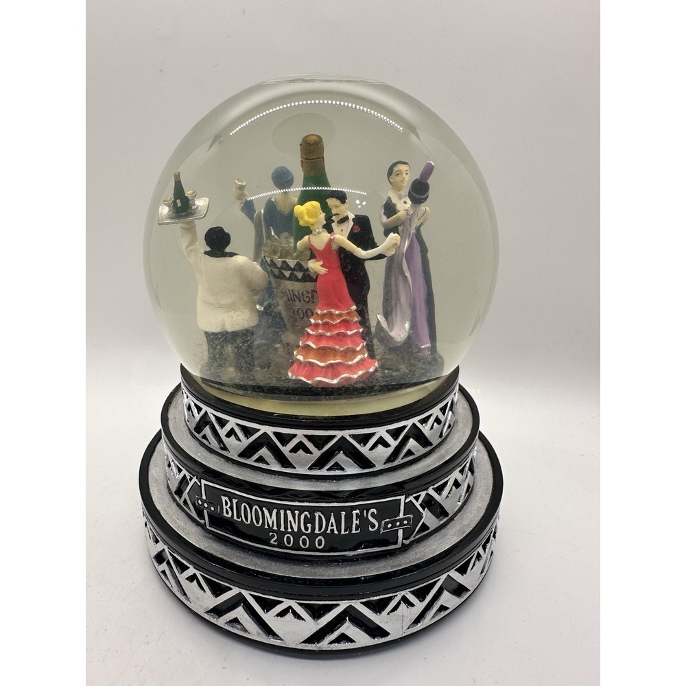 Bloomingdale's‎ 2000 Millennium Snow Globe New Year Party Rotating Scene Working